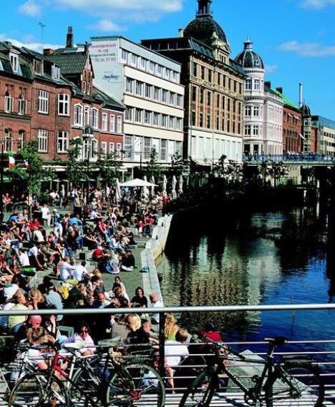 Image of waterside dining in Region Midtjylland