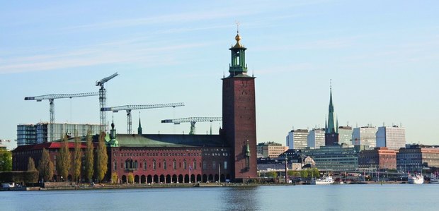 The famous Stadshuset, the Town Hall of Stockholm in front. Behind the start of the new hotel- and congress-centre. To the right, the “regrets of Stockholm city planning” the five Hötorgskraparne built 1955-1966. Photo: Odd Iglebaek