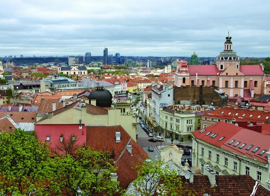 The classical tourist-image looking along Dawn Gate Street towards the high-rises at Snipiskes on the northern side of the River Neris. Photo: Gediminas Rutkauskas